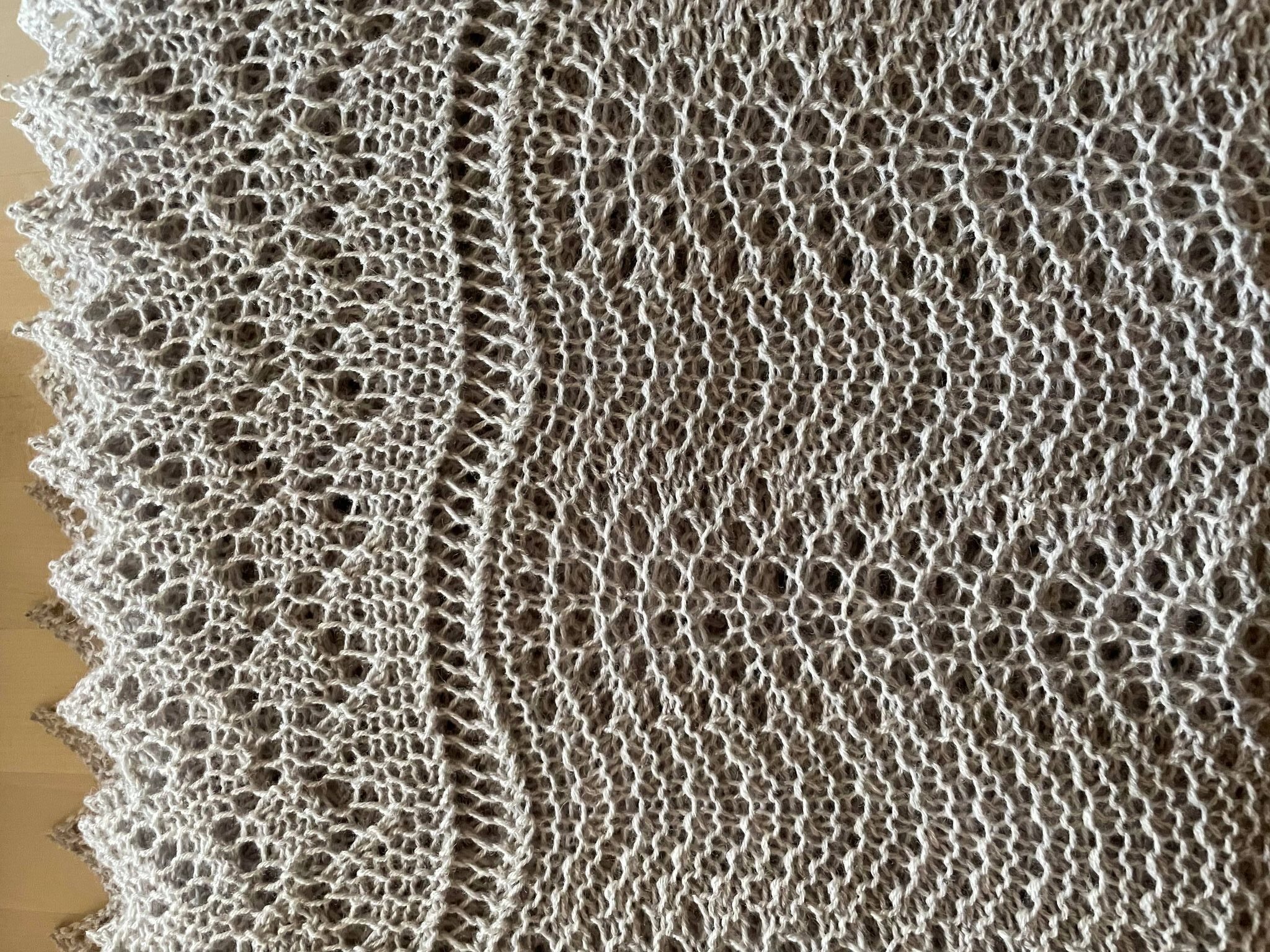 Kronprinsesse Mary svøb strikket i 100 % Superwash Baby merinould. Original størrelse - Billede 5