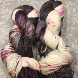 SOCDH0925-DK 75% Superwash Merino Wool 25% Nylon