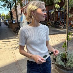 Sunday Tee fra PetiteKnit | Garnalternativ Blød Bomuldsgarn