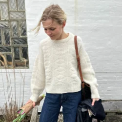 esthersweaterhvidrisskov13_2_dfb7543e-087b-4a78-8118-fe02e0ff32a4_1500x1500