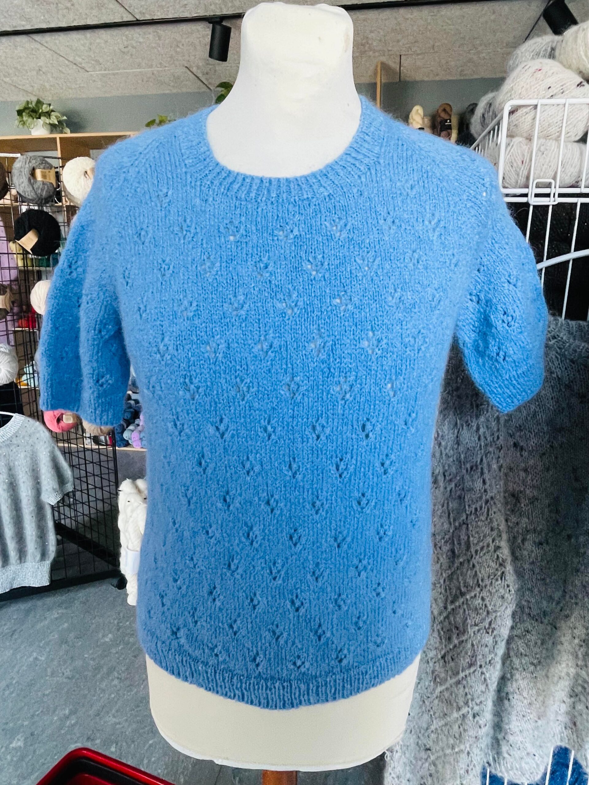 Rigmor Tee Fra PetiteKnit | Garnalternativ Drops Sky