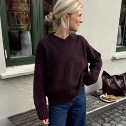 Hannah Sweater V-neck Fra PetiteKnit | Garnalternativ Drops Daisy