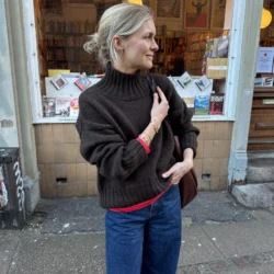 Hannah Sweater O-neck fra PetieKnit | Garnalternativ Drops Flora og Drops Kid Silk