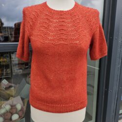 Peacock Tee fra Le Knit | Anyday Diva